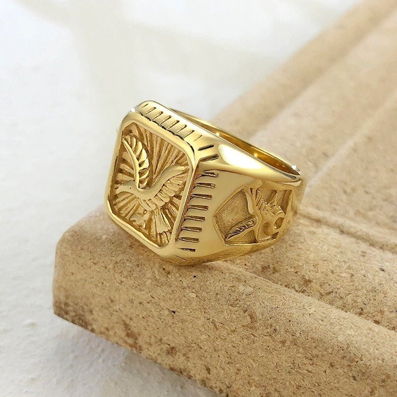 Buy quality 916 Gold Fancy Gent's Eagle Ring in Ahmedabad