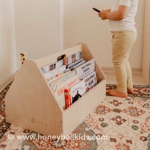 Montessori Bookshelf - Bookshelf for children