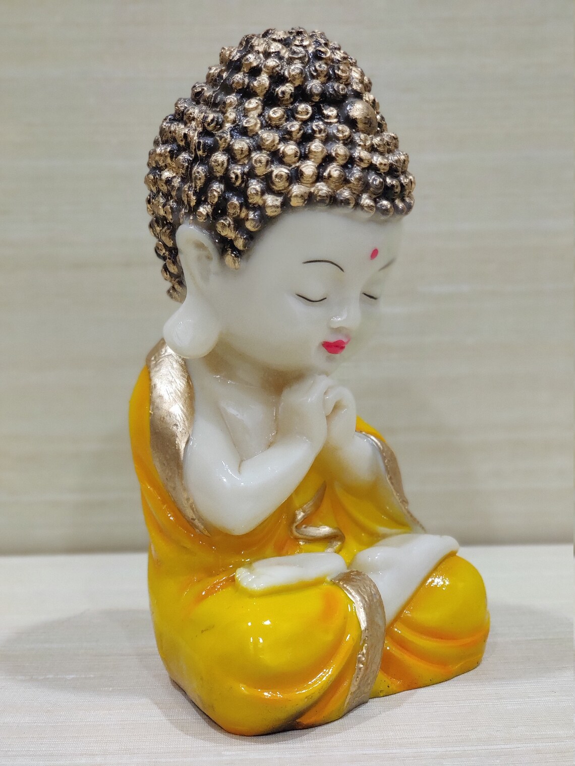 Buddha Mönch Statue Figuren gelb Prunkstück für Wandregal | Etsy