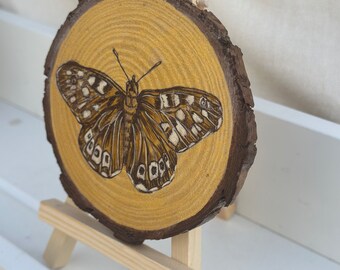 Speckled Wood butterfly art on wood slice with mini easel, hanging interior decoration, bedroom, kitchen and living room decor.