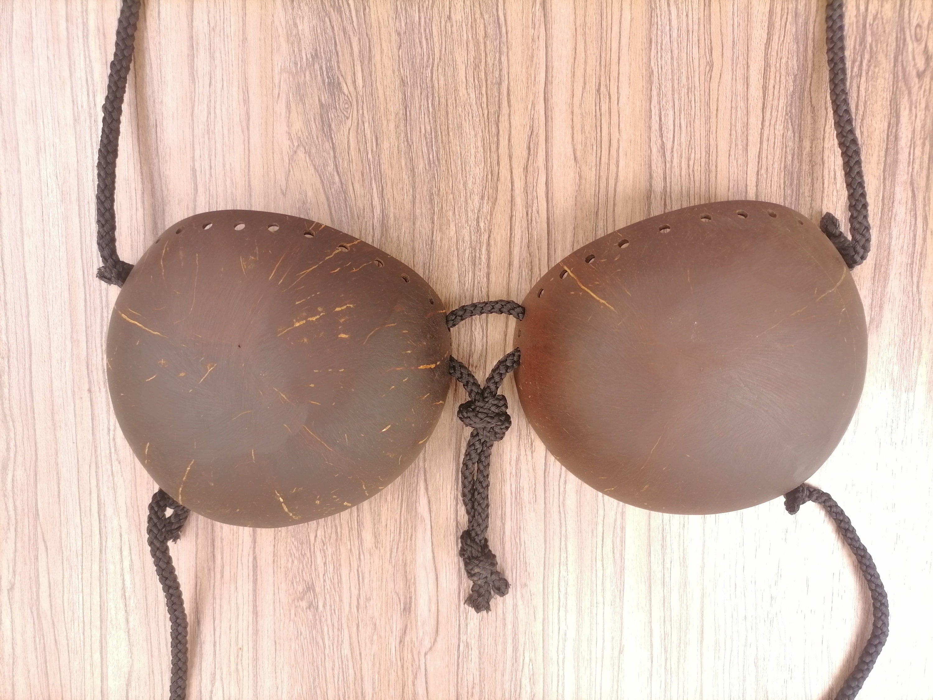 Coconut shell bra- in - Gem