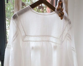 ramie blouse, tuck pleated, lace blouse, lady top, women shirt, summer wearing, vacation wearing, vintage style blouse, bishop sleeves
