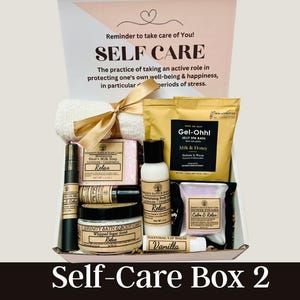 Self care spa gift box for women with bath and body relaxation set

Valentine’s Day self care gift box for her with candle soap and bath salts

Luxury relaxation gift set for women birthday and Mother’s Day gift

Spa care package for women thank you and sympathy gift box

Pamper gift box with soap scrub lotion and relaxation items
