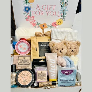 New Mom Care Package, Self Care Gift, Pregnancy Gift, Mother&#39;s Day Gift, Mom Gift, Expecting Mom, New Mom Gift Box, Gift Box for New Moms