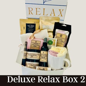 Self care spa gift box for women with bath and body relaxation set

Valentine’s Day self care gift box for her with candle soap and bath salts

Luxury relaxation gift set for women birthday and Mother’s Day gift

Spa care package for women thank you and sympathy gift box

Pamper gift box with soap scrub lotion and relaxation items