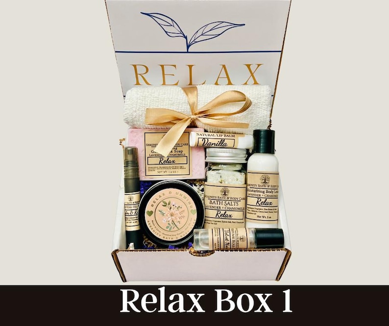 Self care spa gift box for women with bath and body relaxation set

Valentine’s Day self care gift box for her with candle soap and bath salts

Luxury relaxation gift set for women birthday and Mother’s Day gift

Spa care package for women thank you and sympathy gift box

Pamper gift box with soap scrub lotion and relaxation items