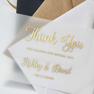 Carte de remerciement et enveloppe en vélin feuille d'or. Insertion pour faire-part de mariage - vélin, papier cartonné noir ou blanc, remerciement en acrylique transparent.