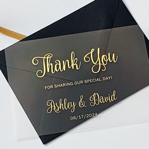 Enveloppe et carte de remerciement en acrylique transparent doré. Insertion pour faire-part de mariage - Remerciement vélin, papier cartonné noir ou blanc.