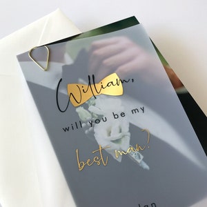 Invito personalizzato per testimone di nozze con carta velina in lamina d'oro e scritta "Vuoi essere il mio testimone di nozze?", con papillon, retro con foto e firma, per testimone di nozze e paggetto.