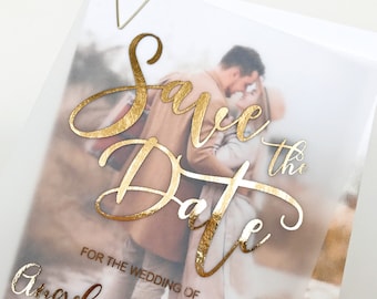 Réservez cette date avec une couverture en vélin feuille d'or. Faire-part photo unique pour couple de mariage - feuille d'or, d'argent ou d'or rose.