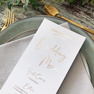 Goldfolie Luxus Hochzeitsmenü, personalisiertes Tee Länge Menü Gedruckt auf Pergament, Weiß oder Schwarz Karton mit Gold, Rosegold oder Silber Folie
