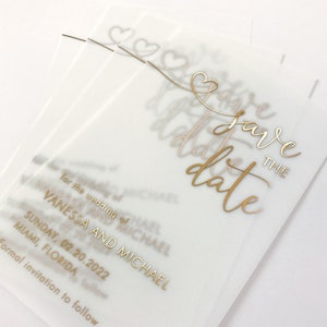 Carte "Retenez cette date" en vélin feuille d'or avec coeur. Faire-part de mariage transparent, argent, hologramme, or rose, noir. Invitation et enveloppe uniques. image 3