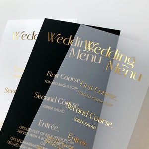 Menu de mariage en feuille d'or, menu personnalisé avec police de calligraphie. Papier vélin, cartonné blanc ou noir. Feuille d'or, d'or rose ou d'argent.
