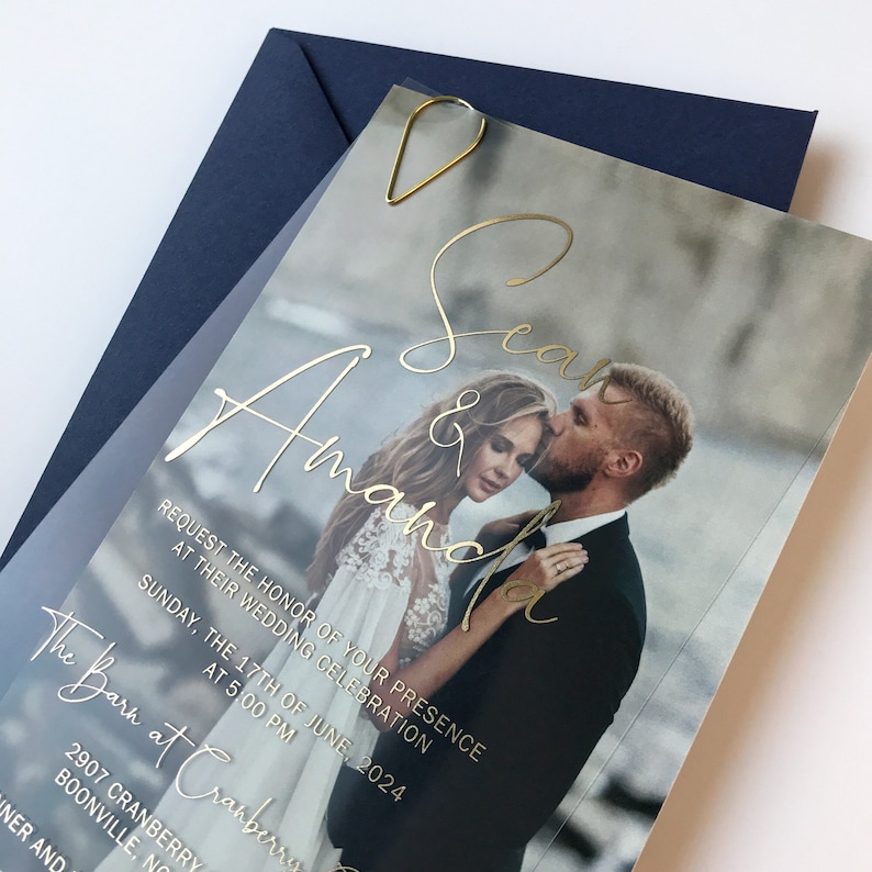 Hochzeitseinladung mit Transparentpapier