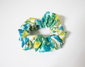 小さな動物柄のシュシュ