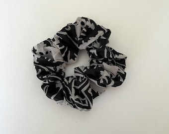 デザイナーサテンバーンアウトシュシュ