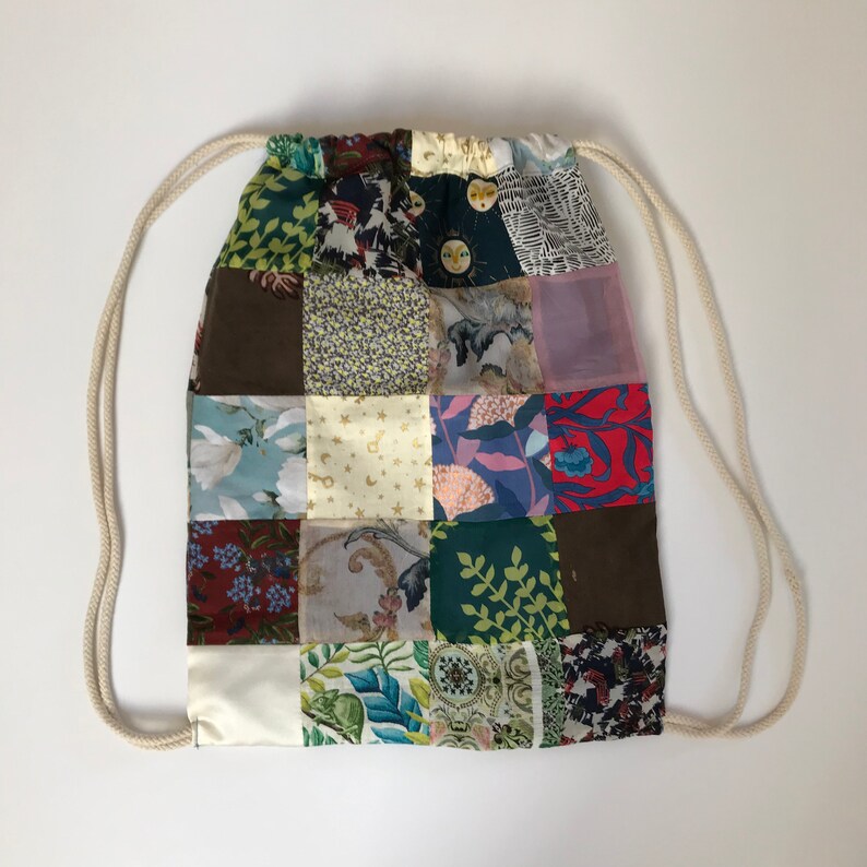 Mochila con cordón de patchwork imagen 1