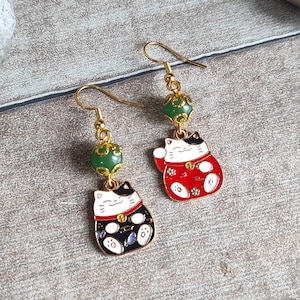 Asiatisch inspirierte Ohrringe, Glückskatze, Maneki-neko, Jade oder Porzellanperle