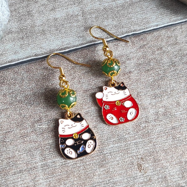 Boucles d'oreilles inspiration Asie, chat porte-bonheur, Maneki-neko, perle jade ou porcelaine