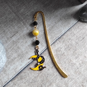 Black snake bookmark, wrapped around the moon