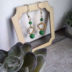 Boucles d'oreilles pendantes dorées avec perles en jade naturelle, crochet en acier inoxydable image 5