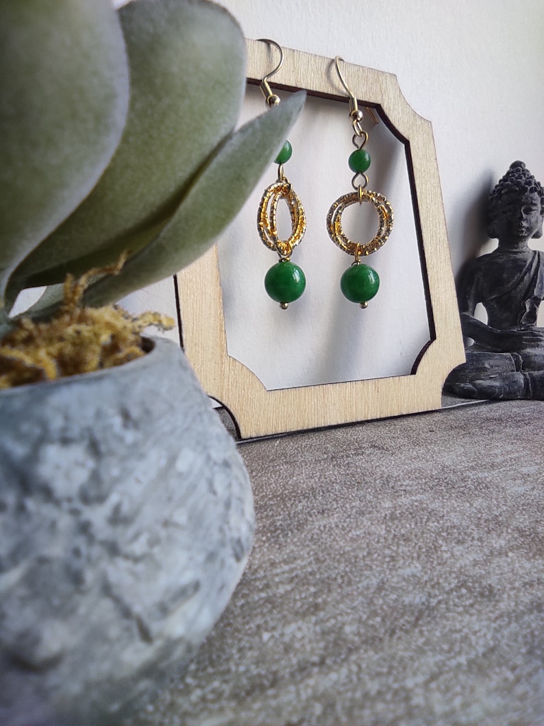 Boucles d'oreilles pendantes dorées avec perles en jade naturelle, crochet en acier inoxydable image 3