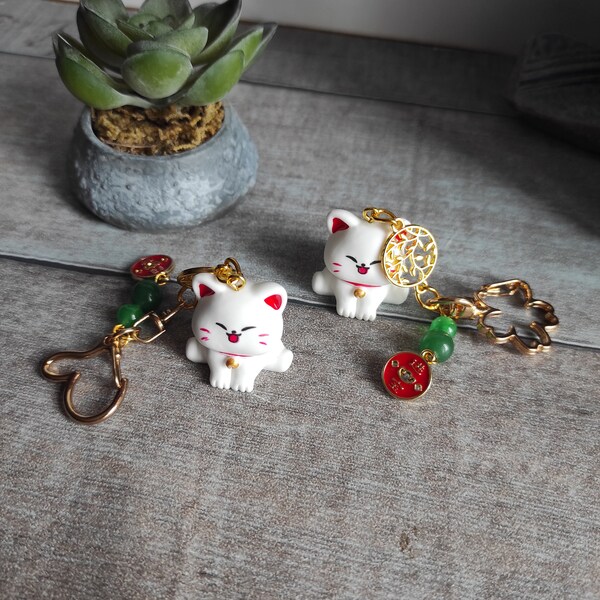 Porte-clé Maneki Neko, chat porte bonheur avec perles de jade