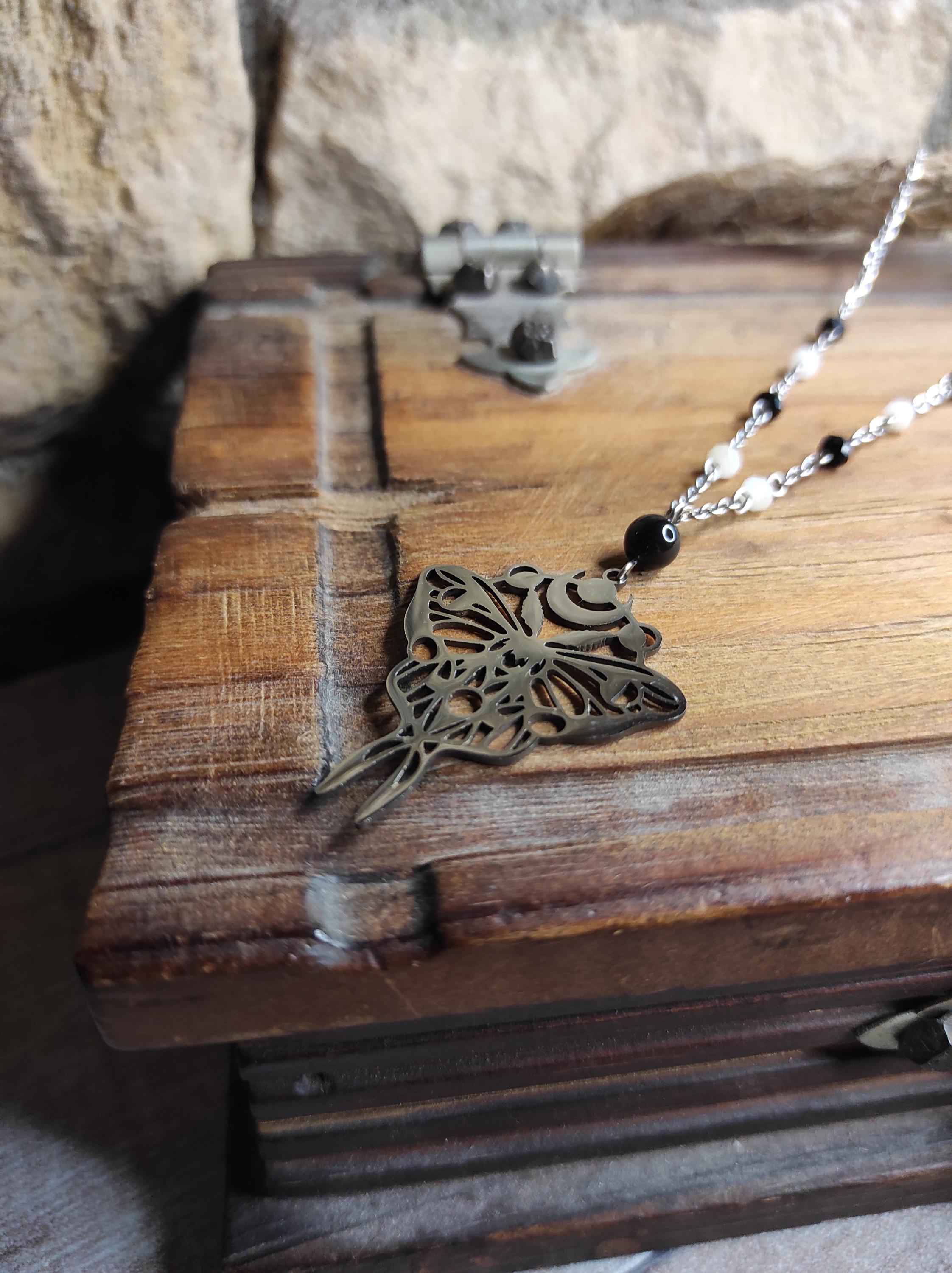 Collier Pentagramme Argenté Avec Cabochon Gris – Mystique Et Tendance Wicca