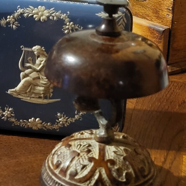Cloche de table en laiton antique, cloche de service nautique, décoration pour la maison et le bureau, cloche de réception d'hôtel