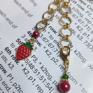 Chain row counter, knitting counter, strawberry design