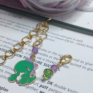 Chain row counter, knitting counter, purple dinosaur design