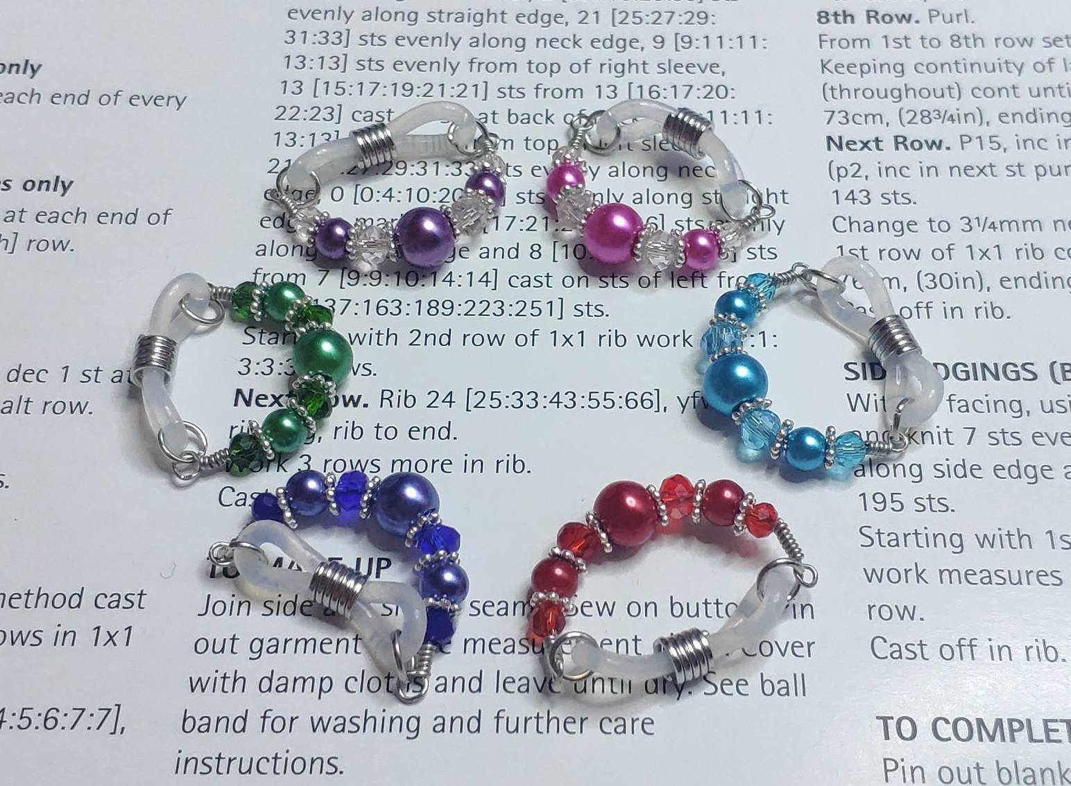 Small Stitch Markers for Knitting Needles - Set of 32 Seamless Rings