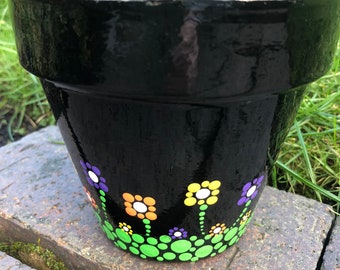 Maceta de planta de arte de puntos pintada a mano