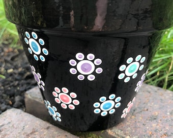 Maceta de planta de arte de puntos pintada a mano