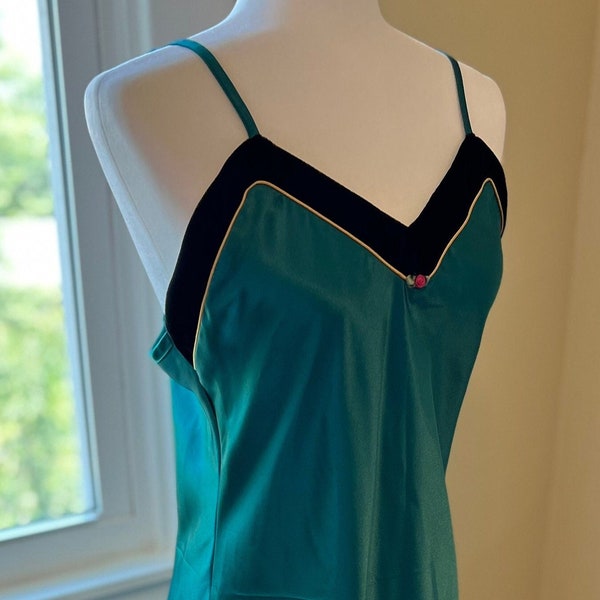 Emerald Green Sz M Long Satin Nightgown w Black Velvet Trim  • Vintage Kathryn Negligee • Elegant Lingerie