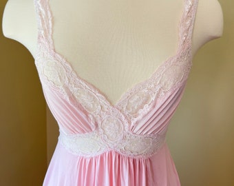 Vintage Olga Bodysilk Pink Nightgown 70's Size Medium, Style 9294 W Stretch  Lace Detail Full Sweep Nightdress 