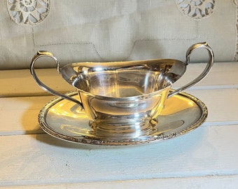 Vintage Camille International Silver Co. Gravy Boat 6013 •  Silver Plated One Piece Condiment Server