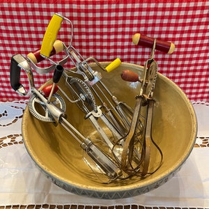 💫🍏Vintage 1960s Oster Electric Hand Mixer🍏💫 Comes - Depop