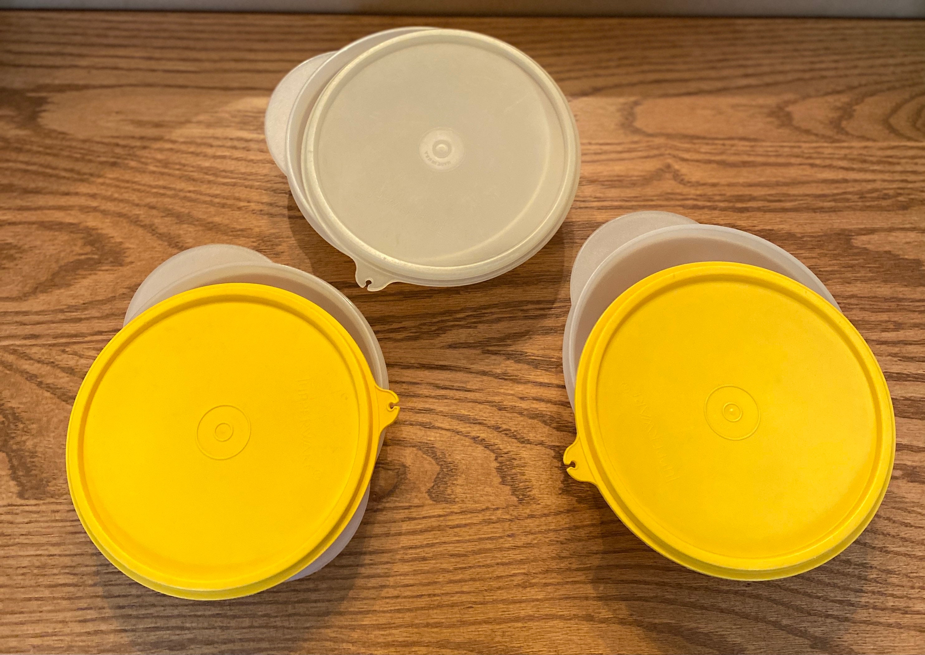 TUPPERWARE スーパーチェスト　ディープミニ　ホワイト×イエロー　美品 TUPPERWARE スーパーチェスト ディープミニ ホワイト×イエロー