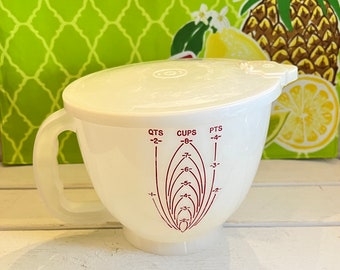 Tupperware Mix-N-Store Measuring Pitcher 500 w Lid 696 • 1980's Farmhouse Kitchen 8 c/2 qt Batter Bowl- Nice Condition!