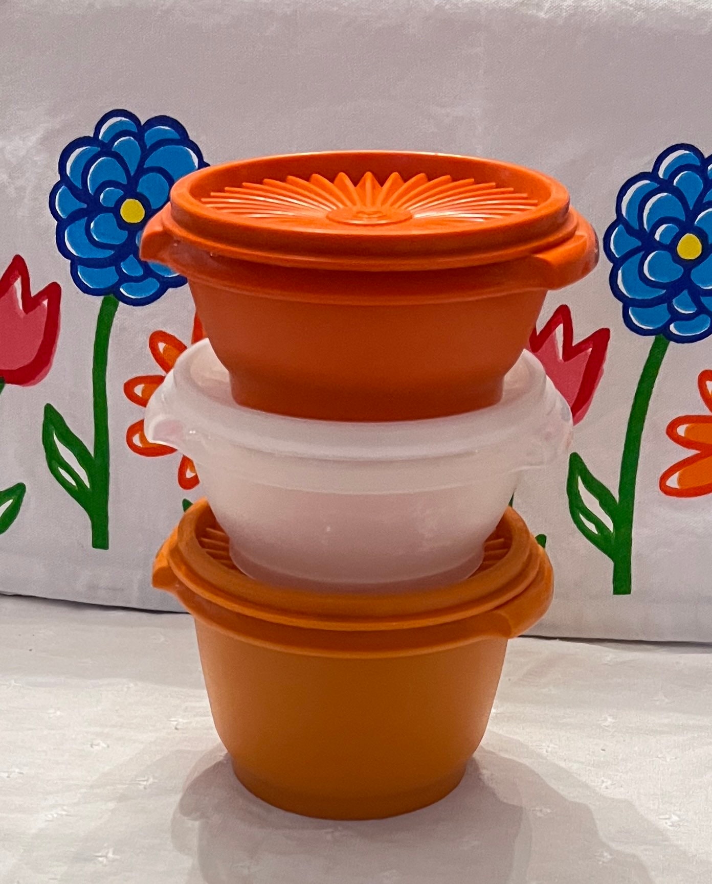 Couverts à salade orange Tupperware Ustensiles de service Pinces Cuillère Ustensiles emboîtables Années 70 - France Couverts à salade orange Tupperware Ustensiles de service Pinces Cuillère Ustensiles emboîtables Années 70 - France