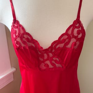 Vintage Red Lacy Dress Slip Sz 38 • Cabernet  Lingerie Nightie • Lovely!