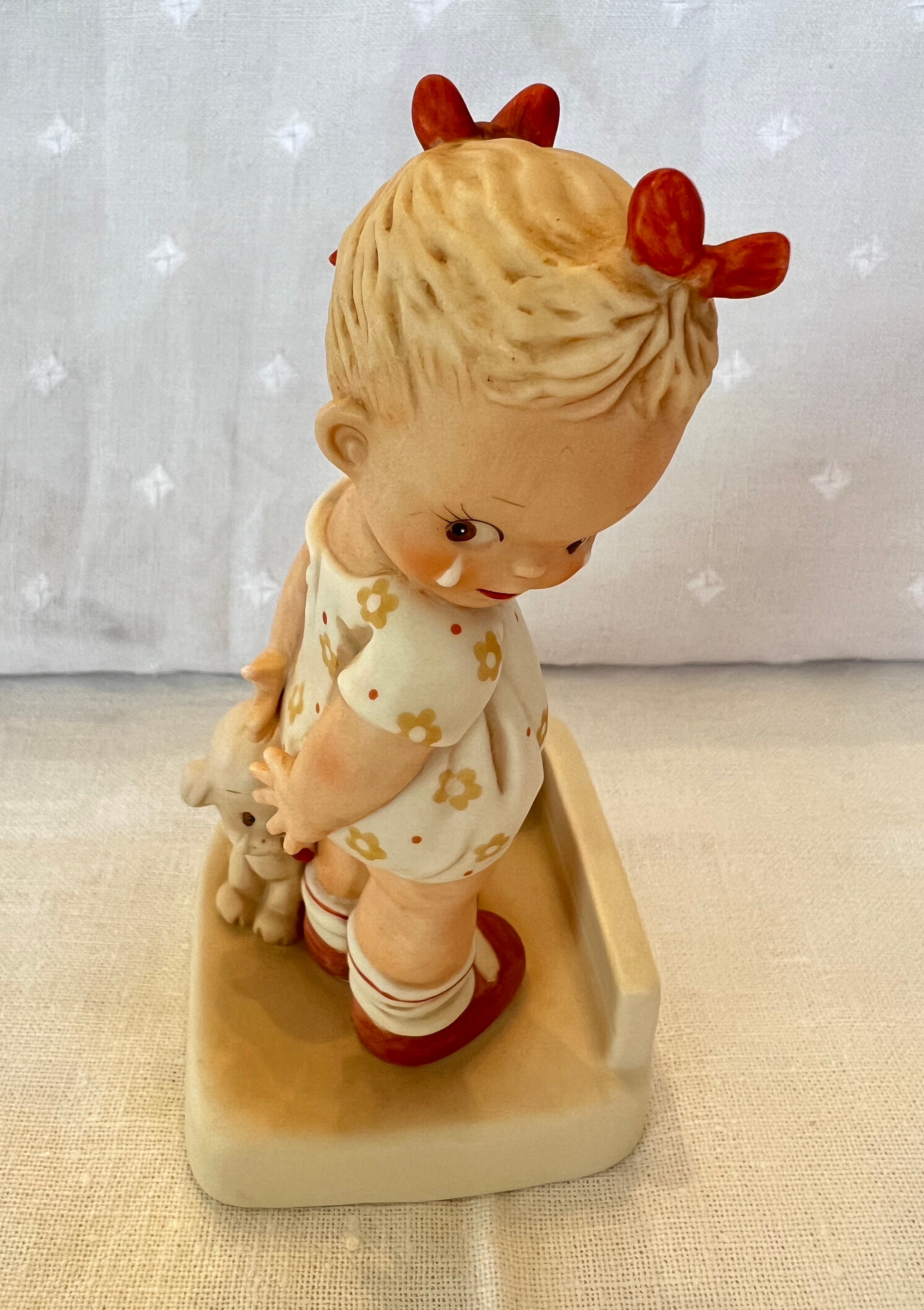 マーベルルーシーアトウェル memories of yesterday Lucie Attwell 'memories of Yesterday' Porcelain Figurines