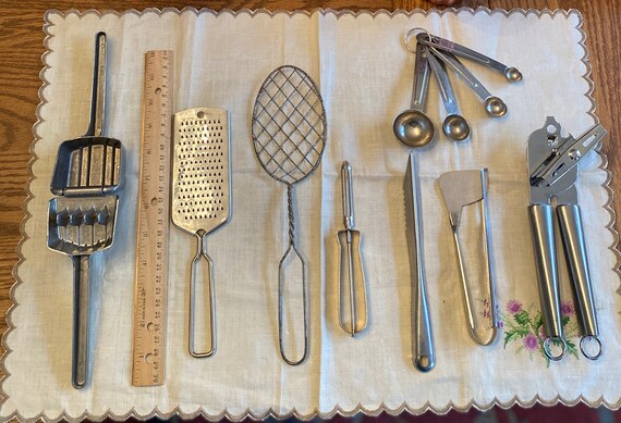 Vintage Metal Kitchen Utensils/ Measuring Spoons/ Wire Strainer