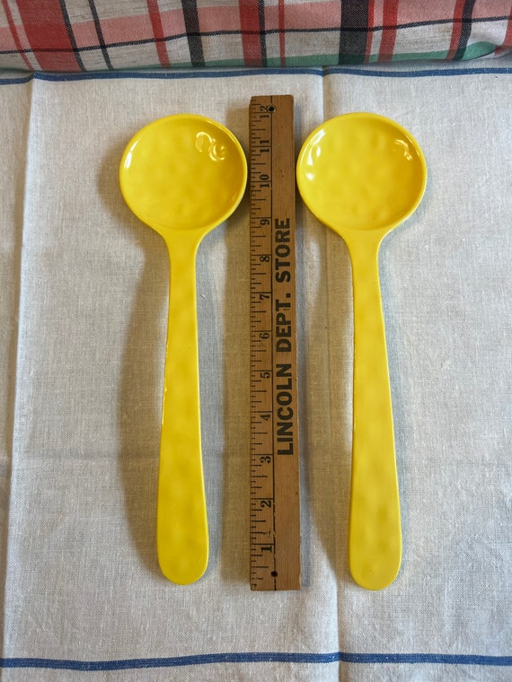 thumbnail image 2 of New Star Foodservice 42603 Classic Wood Kitchen Mixing Spoons, 3-Piece... 2 of 11
