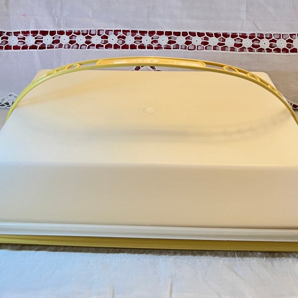 Vintage Tupperware Rect. Cake Carrier •  Harvest Gold Base and Handle • Sheer Lid