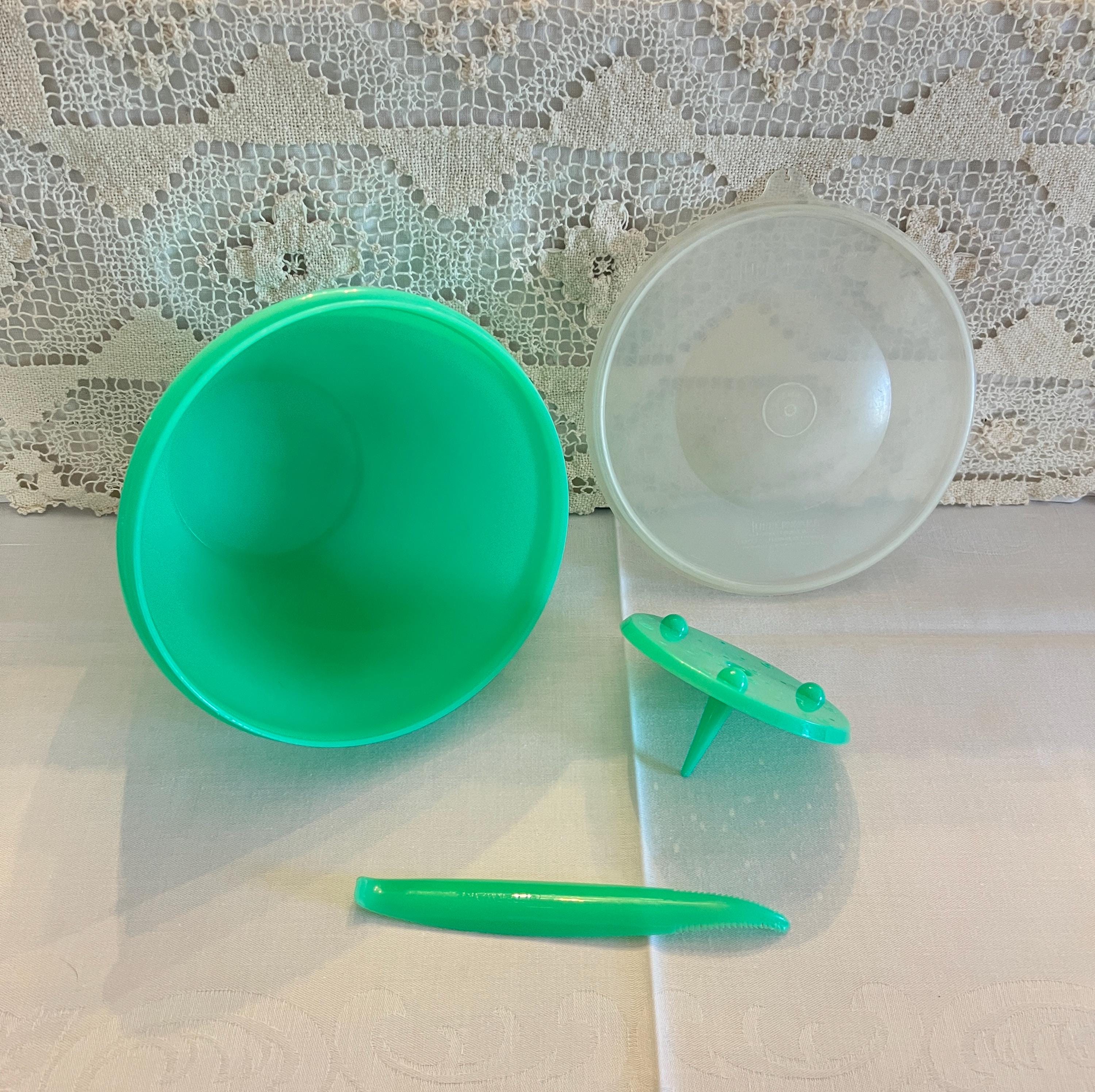 Tupperware 4 Pc -jadeite Crisp-it Lettuce Keeper, Domed Lid, Spike ...