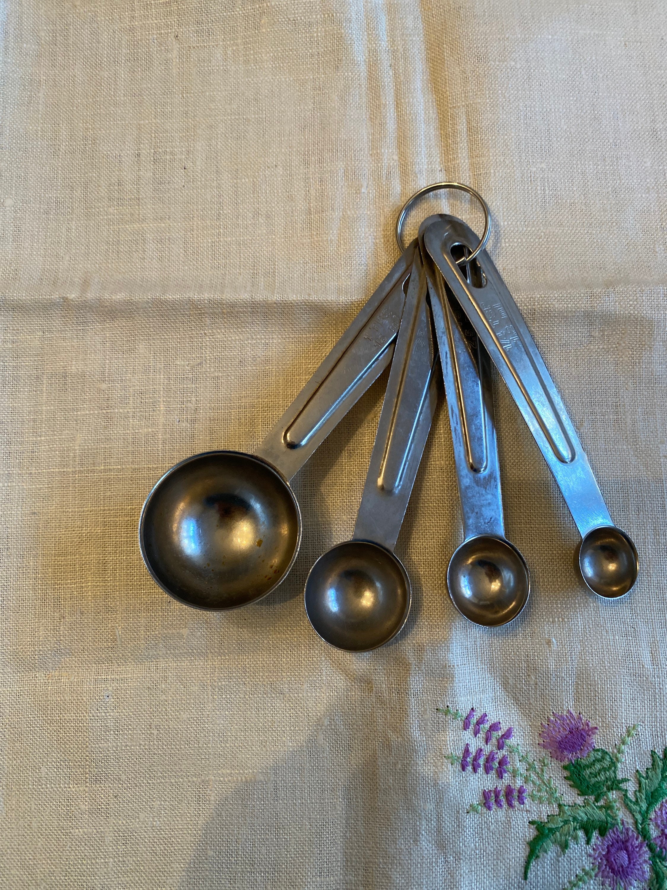 Vintage Metal Kitchen Utensils/ Measuring Spoons/ Wire Strainer Spoon/ice  Crusher/ Grater/corer/ Can Opener/ Peeler/ Cookie Dropper 