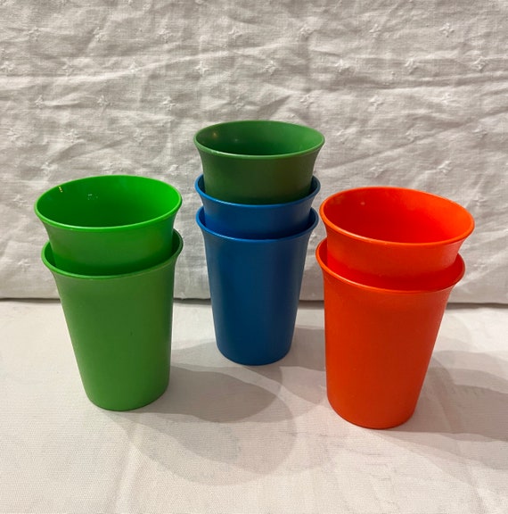 Vintage Set of 4 Tupperware 7 Ounce Bell Tumblers Blue Yellow Green Red