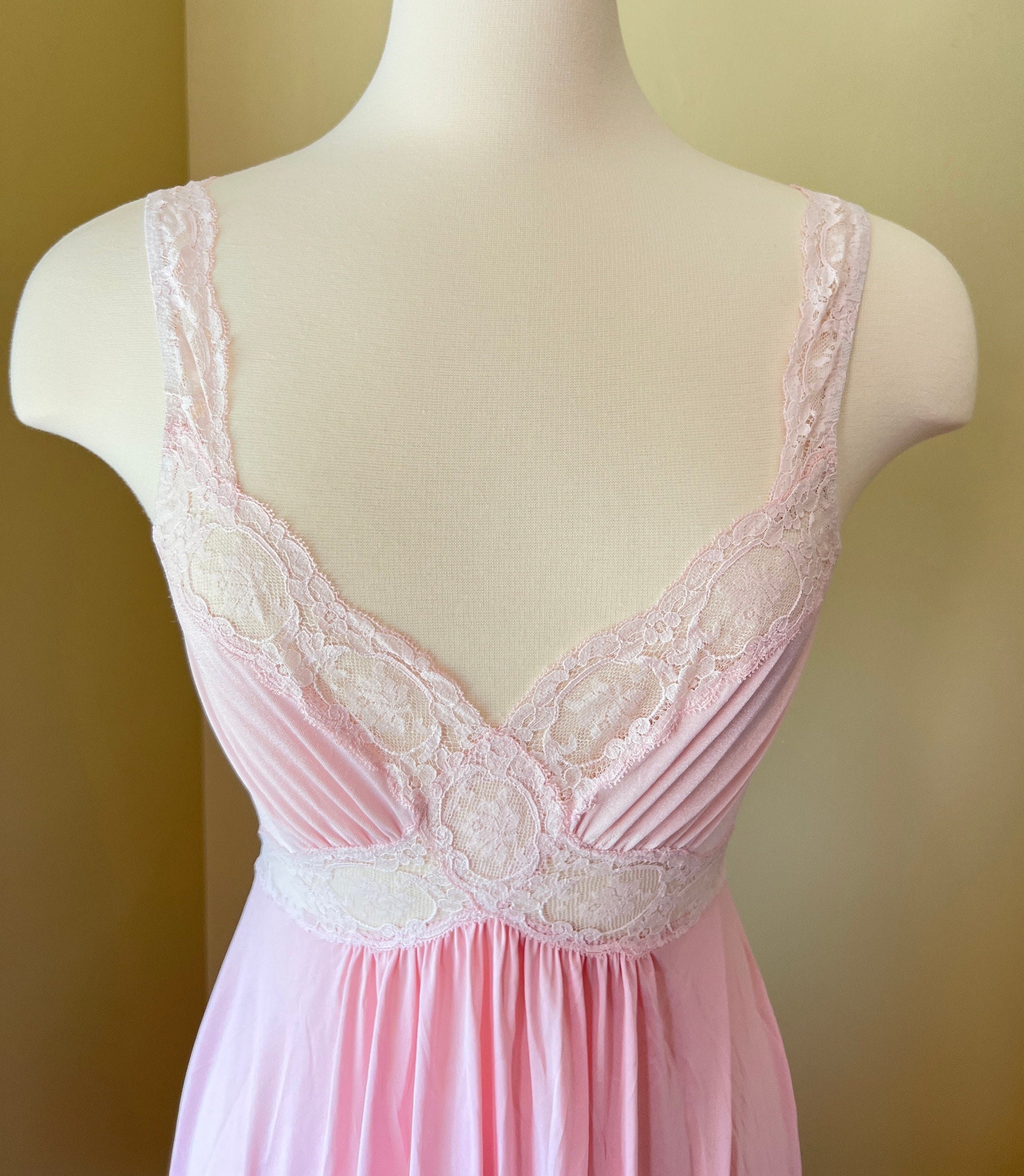 Olga Bodysilk Nightgown Blush Pink 1969 USA Made Unworn Size Large 